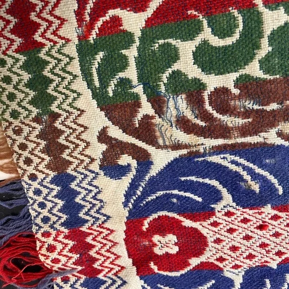 Colorful Vintage Tapestry with Bird Design